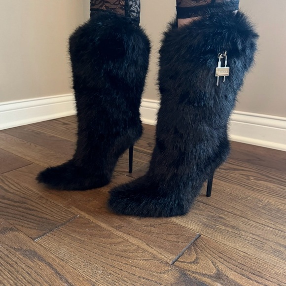 Azalea Wang Shoes - Chic Black Fur Heeled Boots